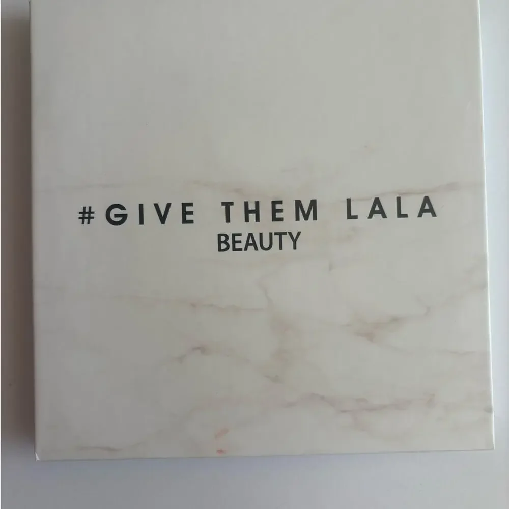 NWT give them lala beauty the grown women eye shadow palette